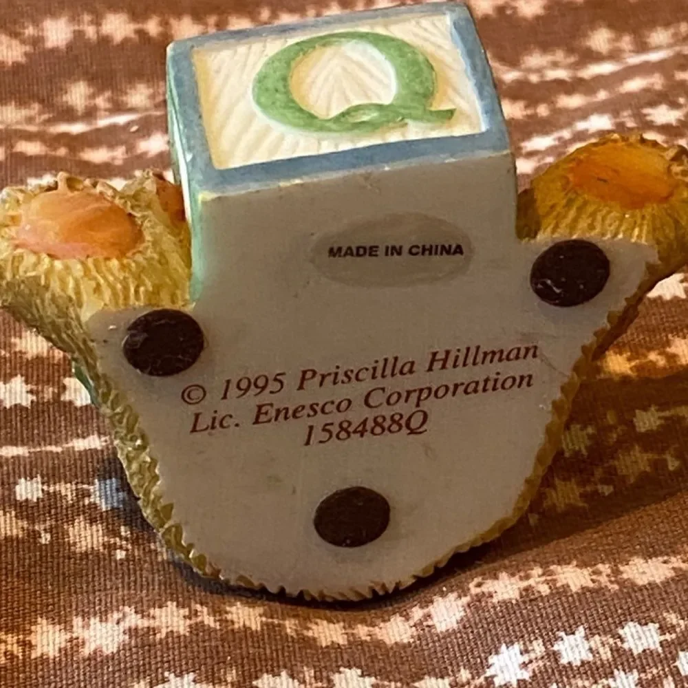 Vintage 1995 Priscilla Hillman Q Alphabet Bear Cherished Teddies